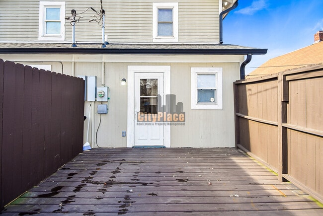 Building Photo - 519 Wallace Ave