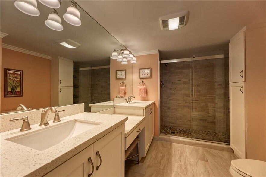 Building Photo - 1360 S Ocean Blvd