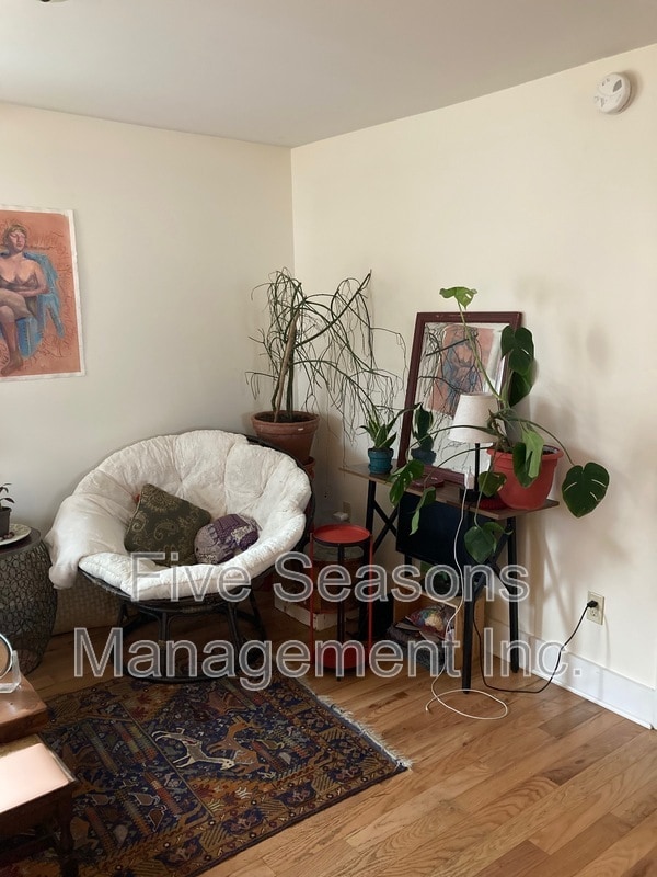 Building Photo - 49 Intervale Ave