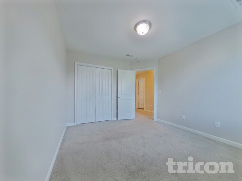 Building Photo - 409 Eastfair Dr