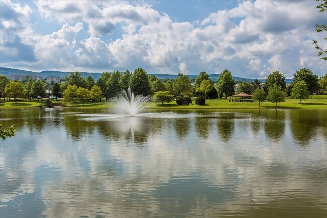 Building Photo - Elevator Condo in Frederick Pent House Level