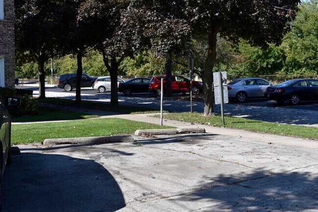 Building Photo - 2848 N Auxplaines St