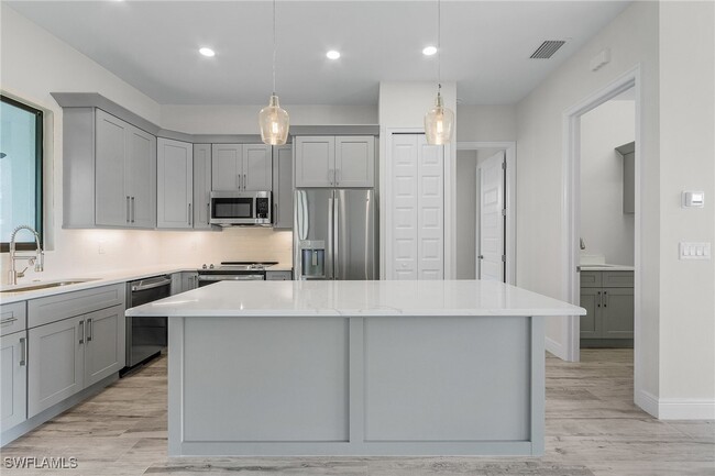 Building Photo - 17278 Comingo Ln