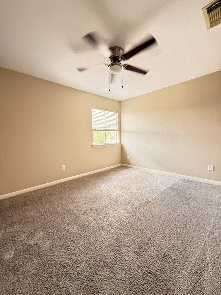 Building Photo - 23603 Maple Vista Ln