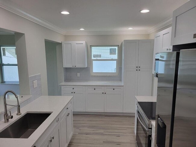 Building Photo - 1915 SW 17th St