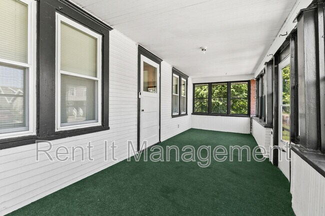 Building Photo - 2820 N 19th Ave