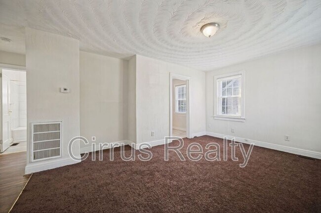 Building Photo - 428 Melville Rd