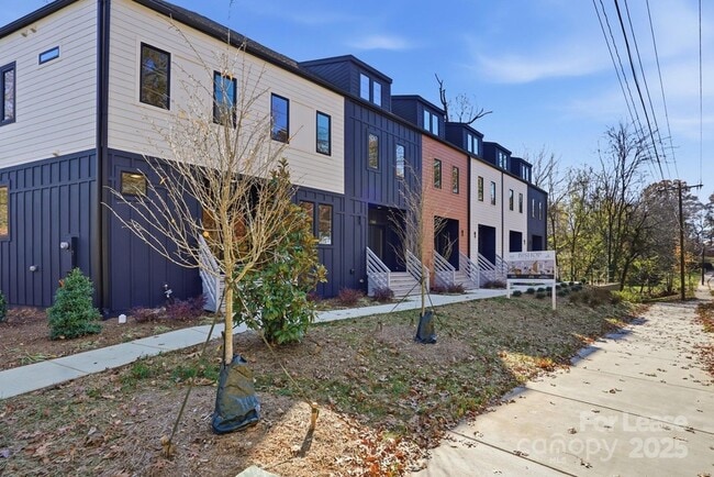 Building Photo - 1306 Carolyn Dr