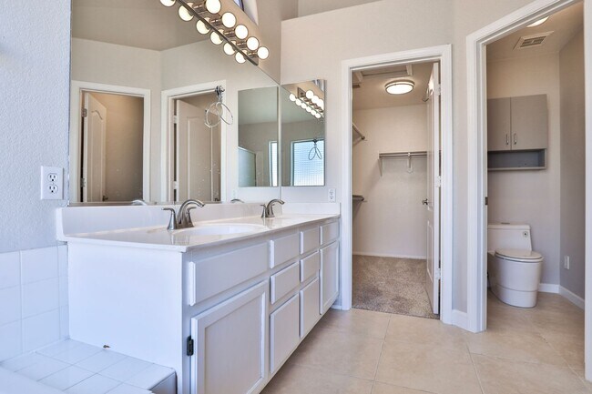 Building Photo - Pet Friendly 5-bedroom, 3 bath Home w/ Pool and Finished Basement