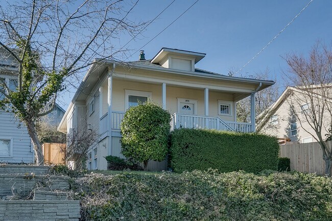 Building Photo - 3Bd/1.75Ba Seattle House