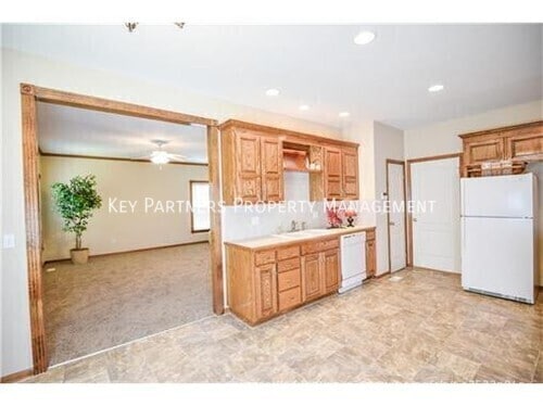 Building Photo - 1950 W Surrey St