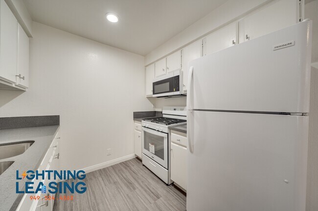 Building Photo - 5121 Klump Ave