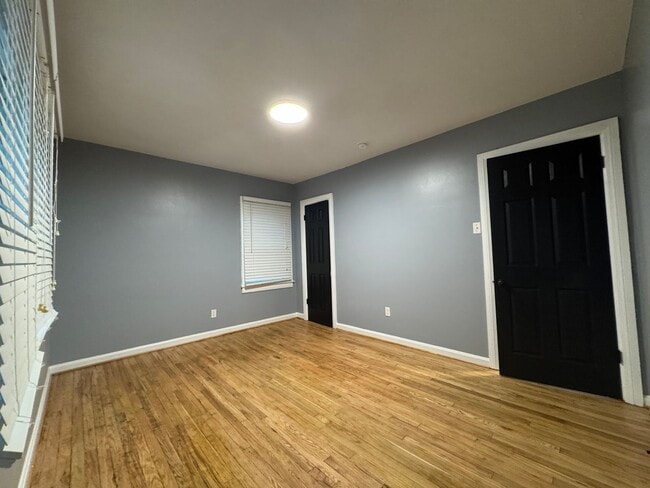 Building Photo - 308 Graves Dr
