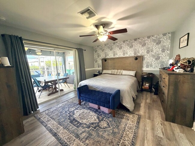 Building Photo - Beautiful Pool Home with 4 Beds, 2 Baths i...