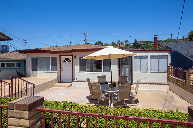Building Photo - 3536 Wawona Dr