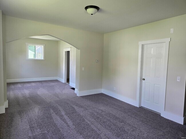 Building Photo - 3225 Dinnen Ave