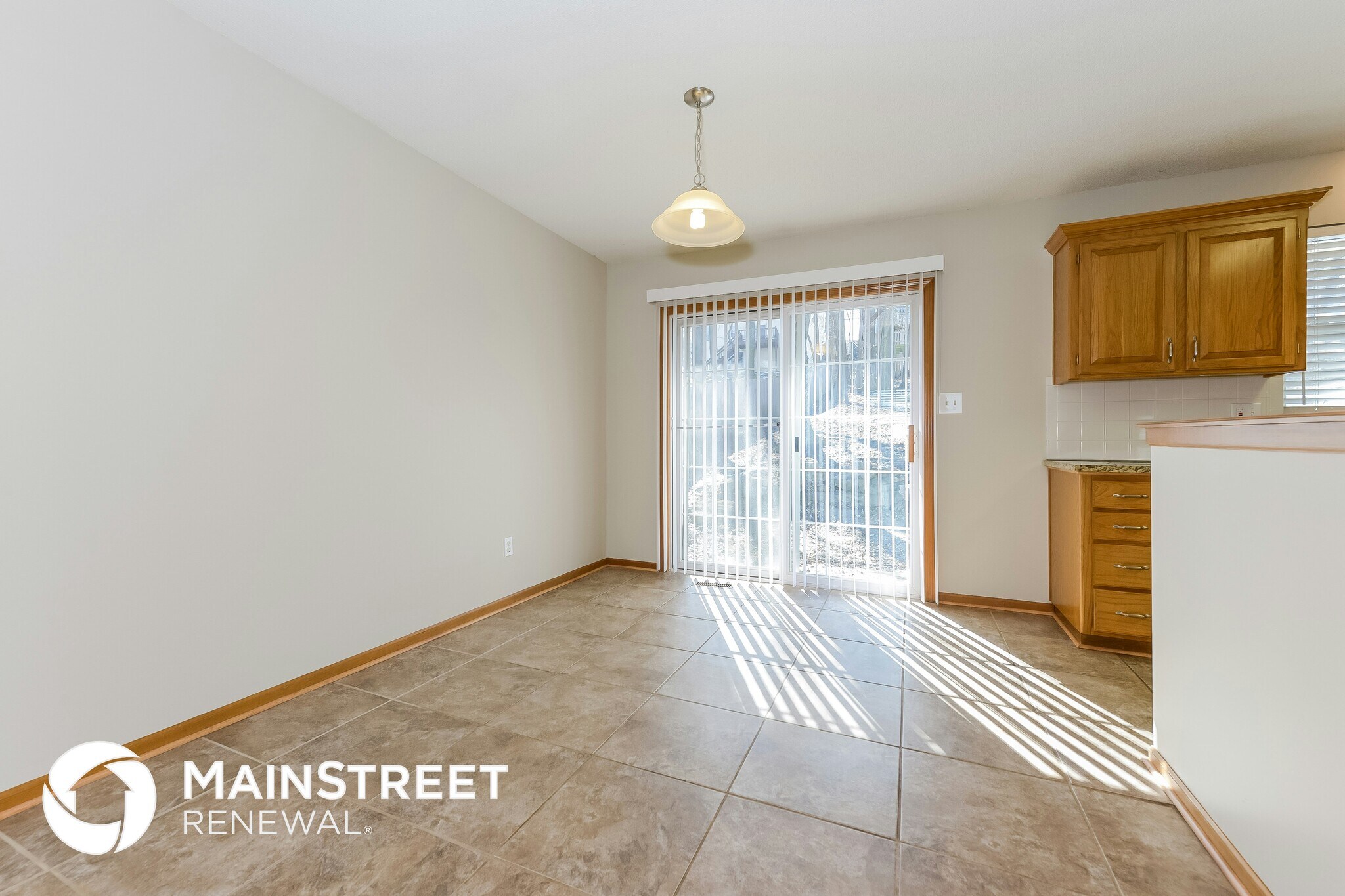 Building Photo - 1463 NW Foxboro Rd