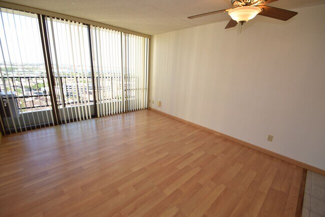 Building Photo - 121D1002- 98-402 Koauka Loop, Unit 1916