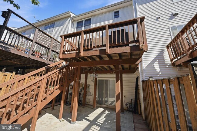 Building Photo - 7676 Helmsdale Pl