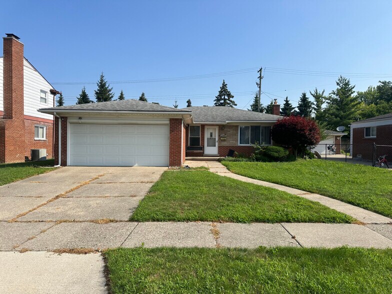 Primary Photo - 29438 Linda St