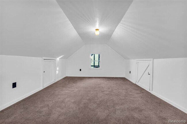 Building Photo - 16816 Inverness St