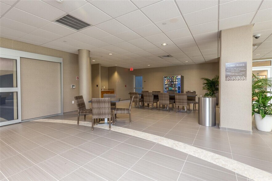 Vending machines in lobby - 801 South St