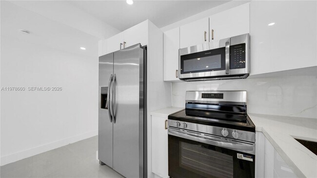 Building Photo - 6070 W 19th Ave