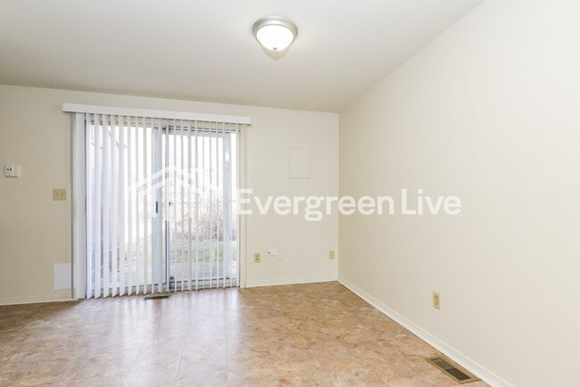 Building Photo - 7641 Dalmation Dr