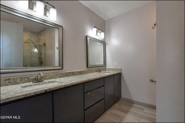 Building Photo - 312 Vin Almoradi Ct
