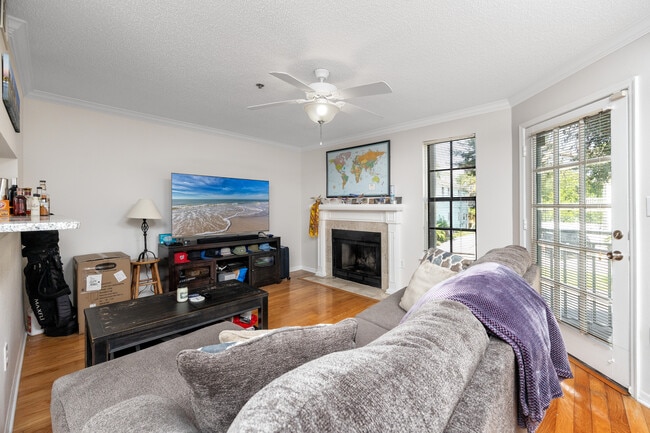 Building Photo - 1000 W Horatio St