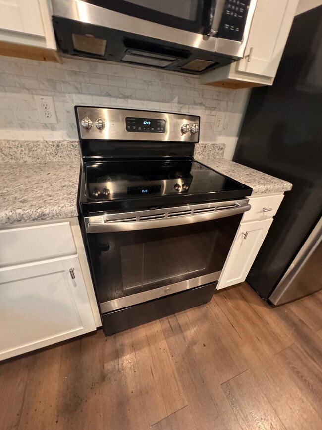 Building Photo - Beautiful 4-Bed, 2.5-Bath Home in Lyman – ...
