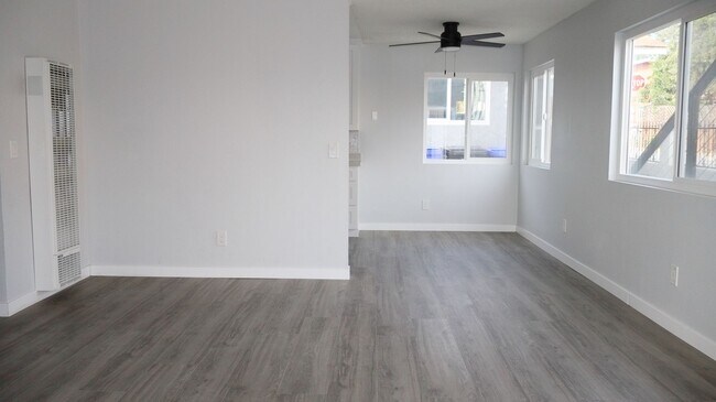 Building Photo - FOR RENT 2 Bedrooms 1 bath apartment in San Ysidro FOR RENT