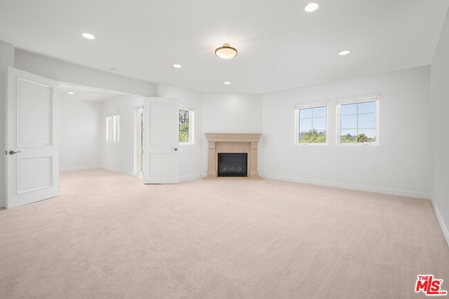 Building Photo - 18326 Columbus Cir