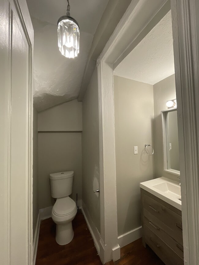 Building Photo - 1110 11th St