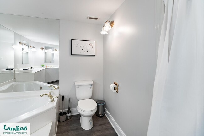 Building Photo - 1362 Passenger St