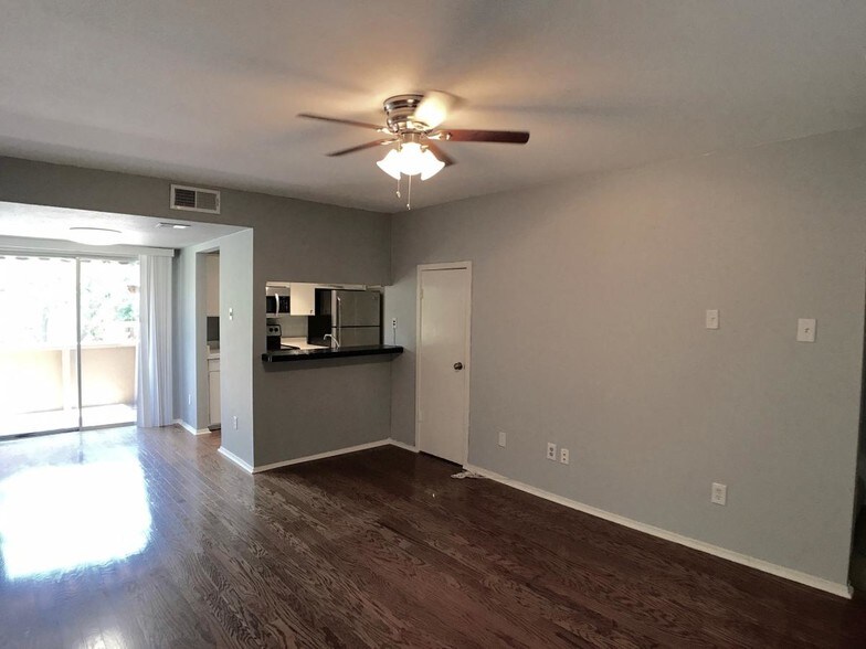 Building Photo - 4327 Holland Ave