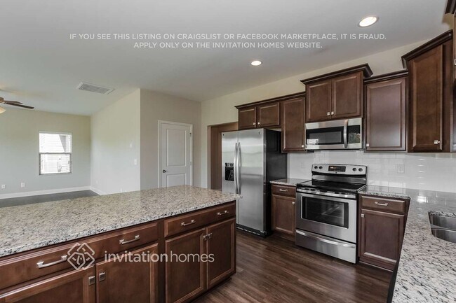 Building Photo - 5337 Roberta Crossing Dr