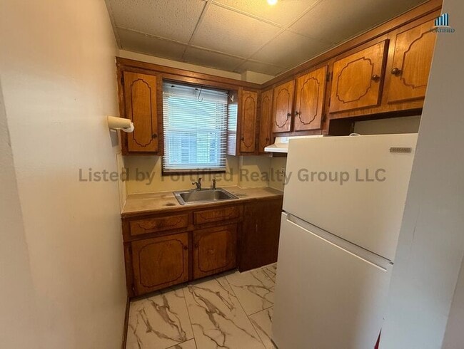 Building Photo - 137 Barnes St