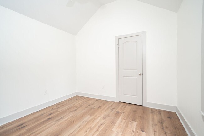 Building Photo - 3BR/2BA Home