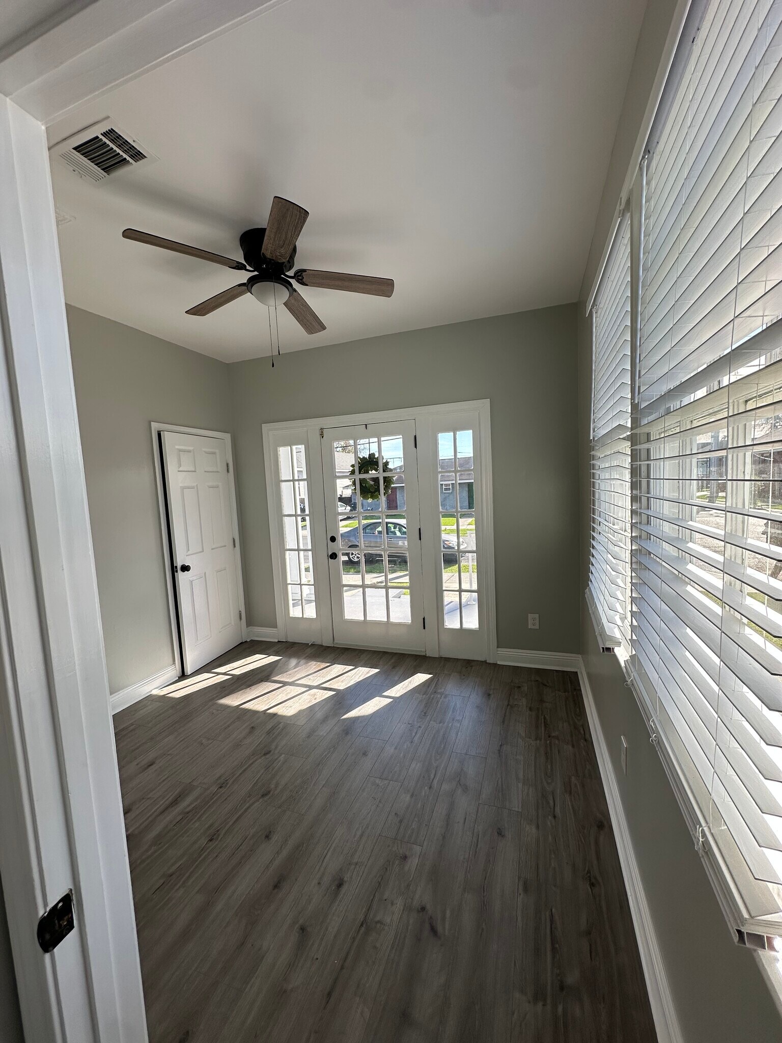 Building Photo - 8537 Forshey St