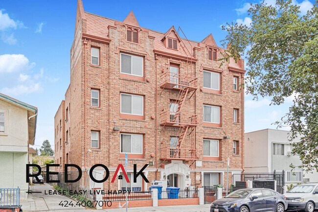 Building Photo - 516 N Harvard Blvd