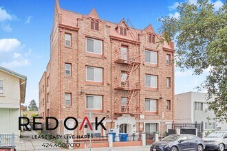 Building Photo - 516 N Harvard Blvd