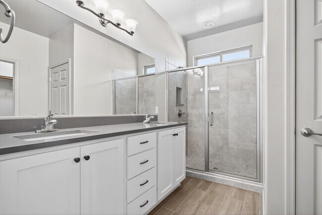 Building Photo - King Ranch