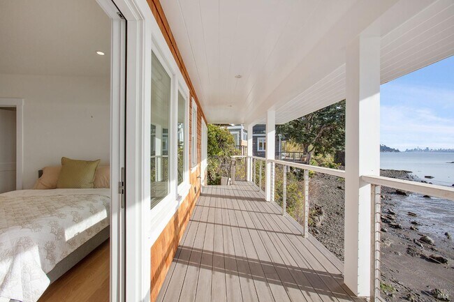 Building Photo - 386 Greenwood Beach Rd