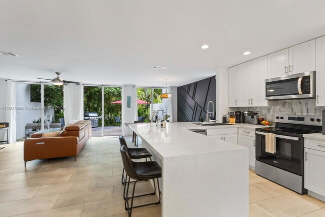 Building Photo - 4448 NW 98th Ave