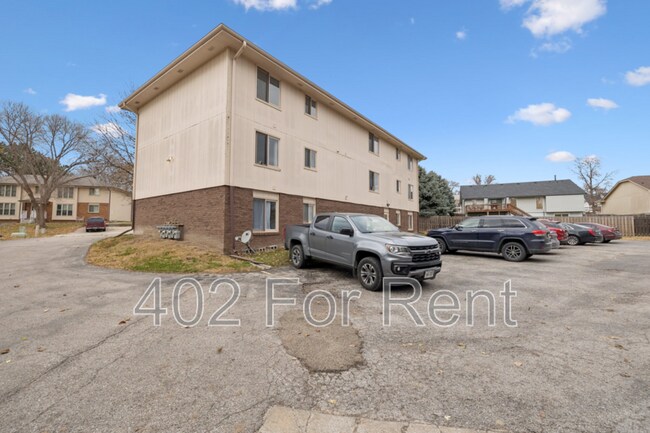 Building Photo - 8005 S 48th Ave