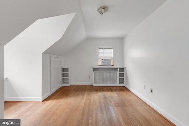 Building Photo - 4215 Chesapeake St NW