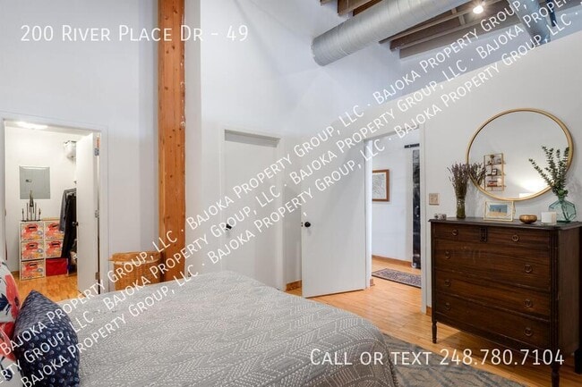 Building Photo - 200 River Pl Dr