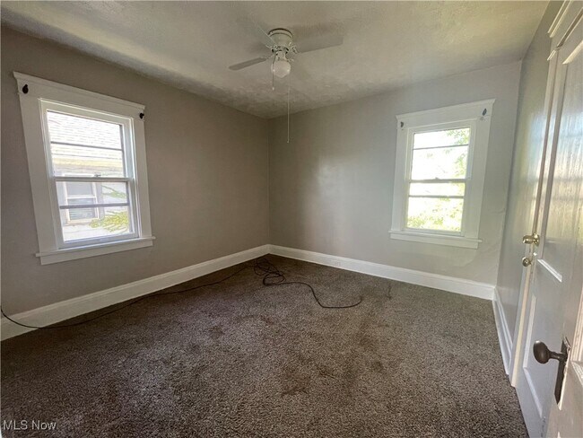 Building Photo - 843 Rondel Rd