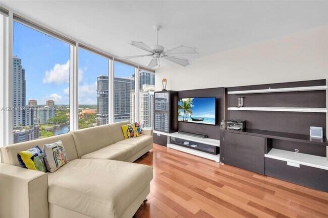 Building Photo - 333 Las Olas Way
